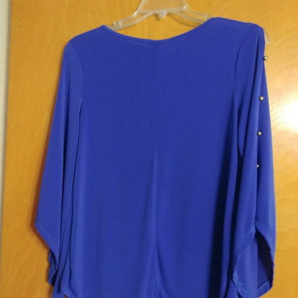 It's an expresso medium ladies top - Picture 4 of 5